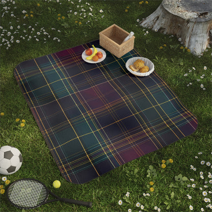 Sophisticated Dark Tartan Picnic Blanket, Elegant Plaid Outdoor Blanket for Picnics, Camping & Gatherings