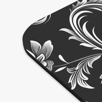 Show the edge and thickness of the mousepad
