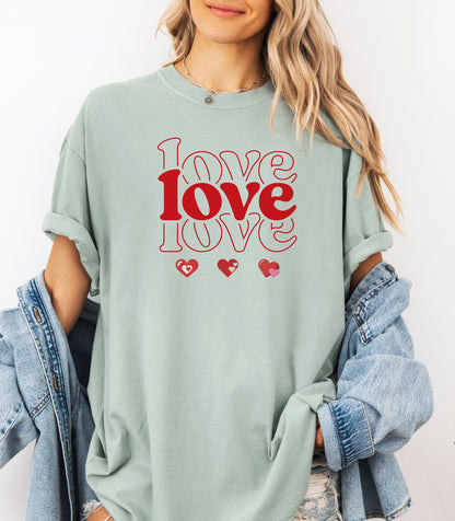 Love Love Love Valentine T-Shirt, Love Retro Graphic T-Shir, 'love' Heart Design